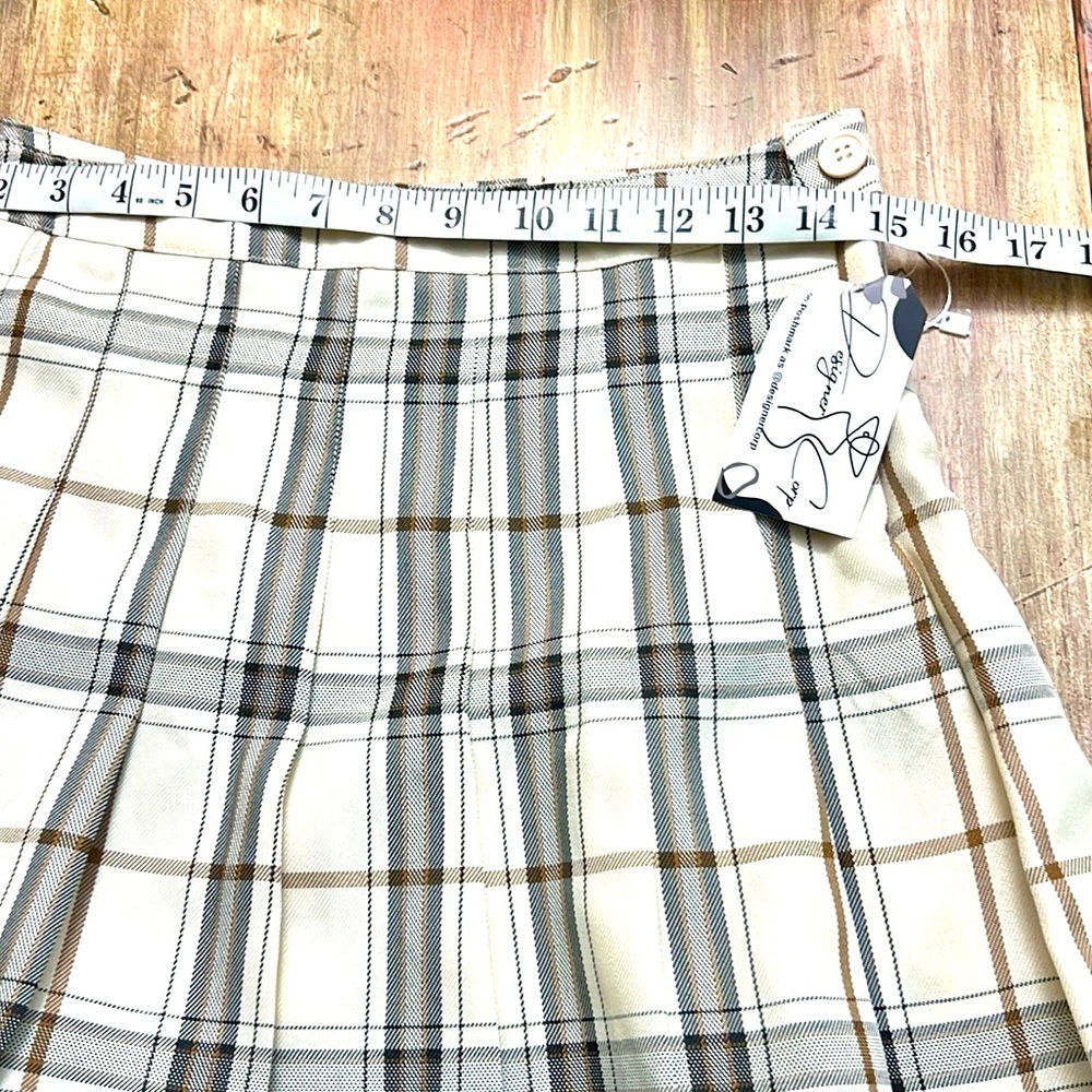 Hesperus,Adorable Plaid Pleated Skirt,Perfect w/Boots, Tights, Size Large - Picture 6 of 7